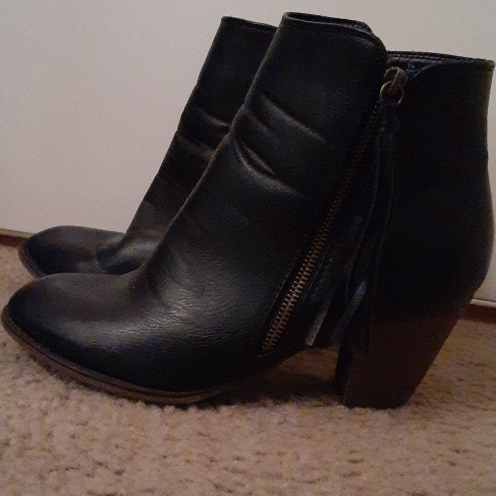 Ankle boots